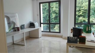 Alquiler oficina luminosa en Igara 