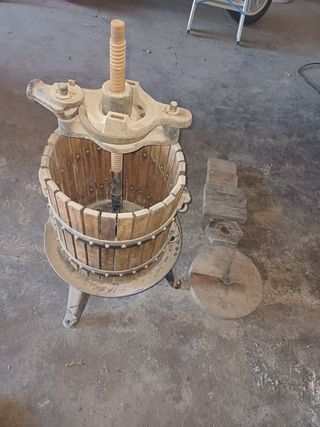 Prensa de vino antigua
