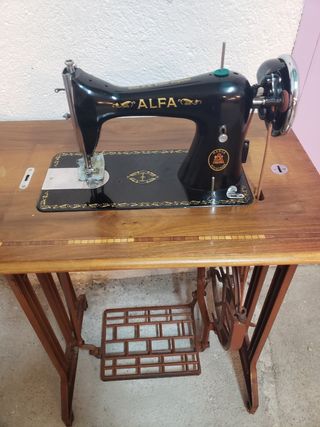 Máquina de coser Alfa