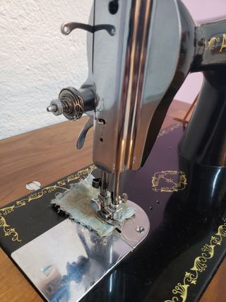 Máquina de coser Alfa