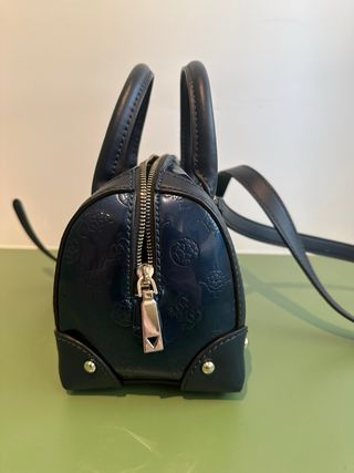 Bolso pequeño de Guess