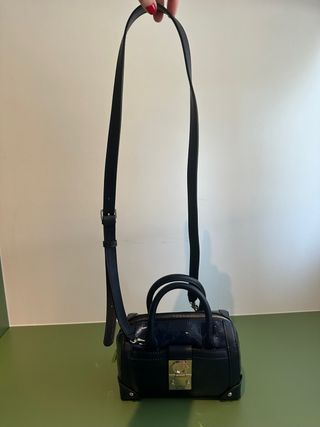 Bolso pequeño de Guess