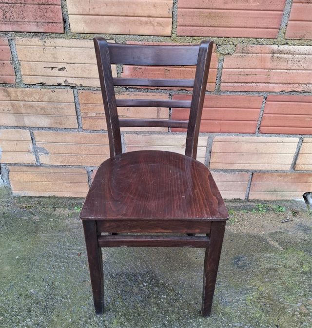 Mesas, sillas, taburetes, etc