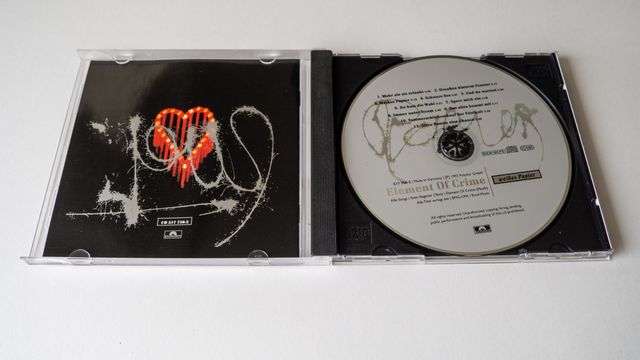 CD Element of crime, Weißes papier