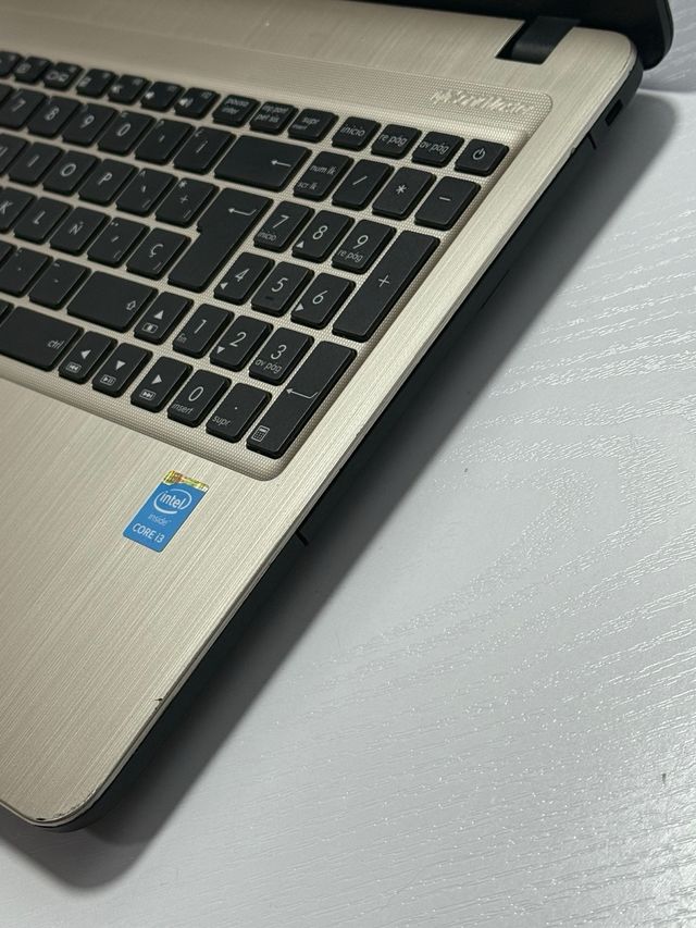 Asus NoteBook X540L i3 | 8GB | 240Gb SSD