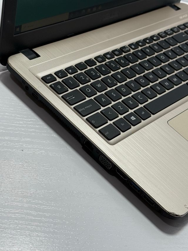 Asus NoteBook X540L i3 | 8GB | 240Gb SSD