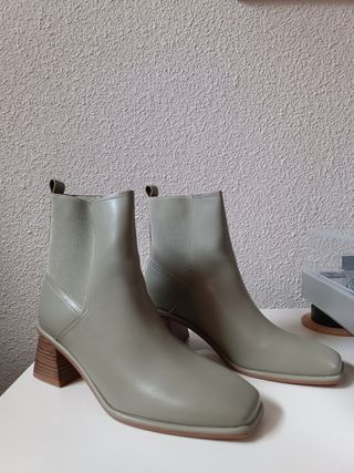 Botines caqui mujer
