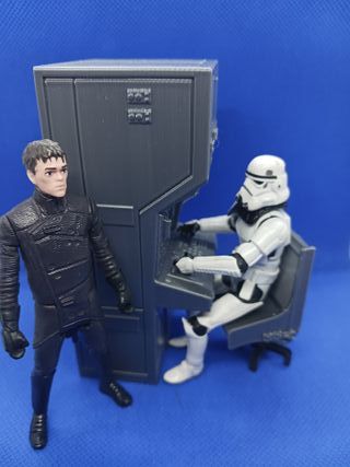 Star Wars 3.75". Echo Base computer.