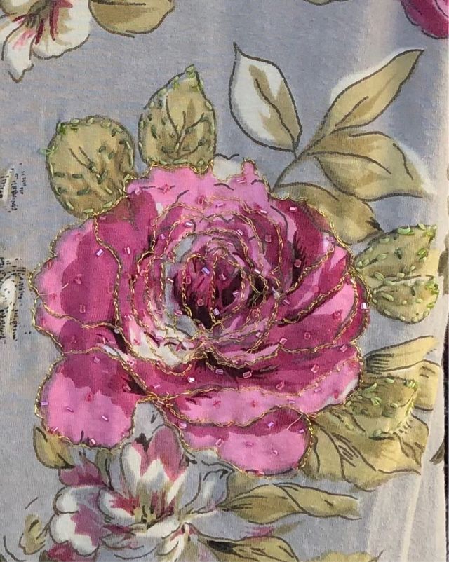 René Derhy camiseta pedrería