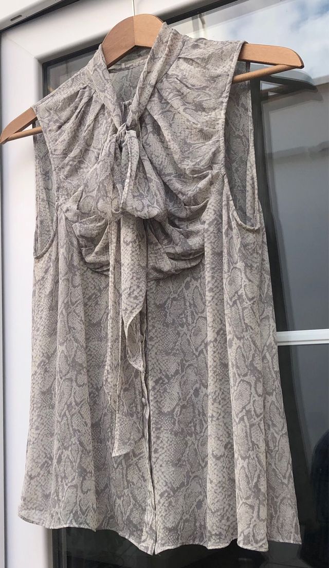 Massimo Dutti blusa fluida semitransparente