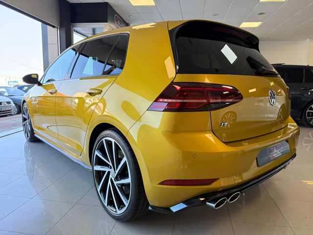 Volkswagen Golf R 4Motion