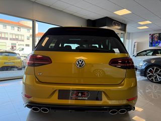 Volkswagen Golf R 4Motion