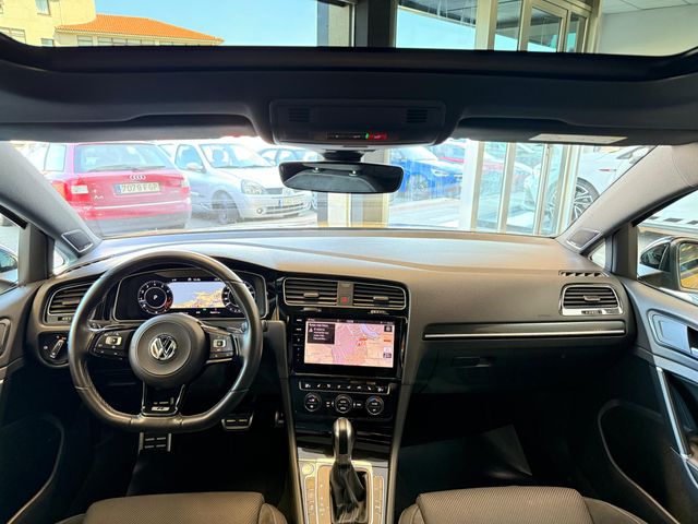 Volkswagen Golf R 4Motion