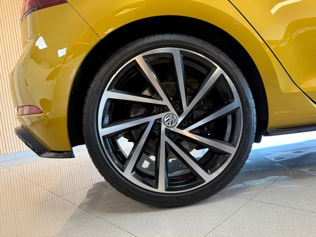 Volkswagen Golf R 4Motion