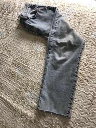 Pantalon  vaquero de chica . De mango . talla 36