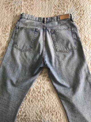 Pantalon  vaquero de chica . De mango . talla 36