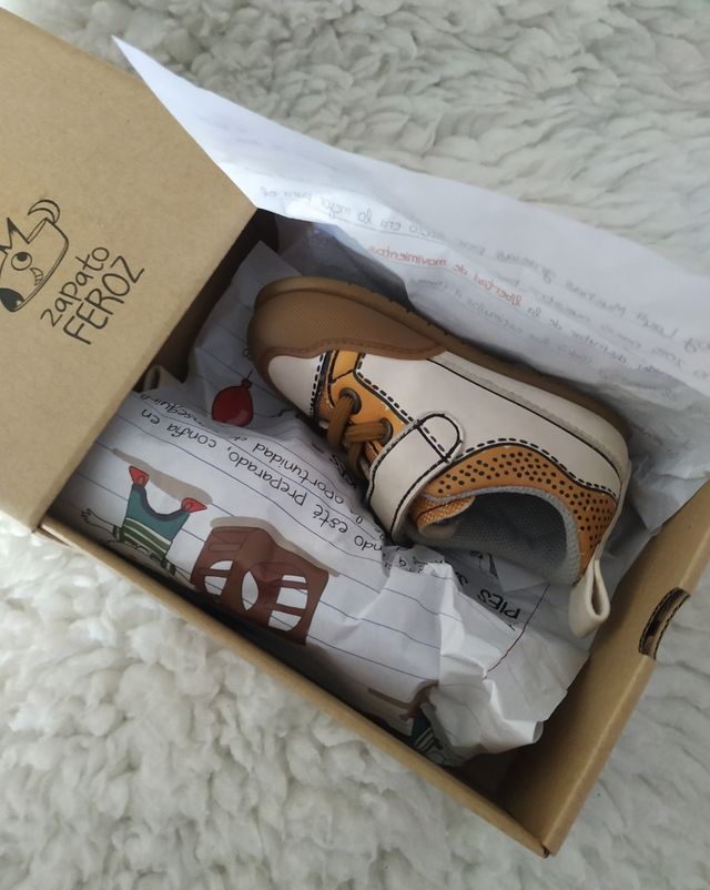 ZAPATO FEROZ Talla M PATERNA CÓMIC