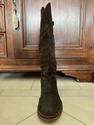 Stivali scamosciati marroni