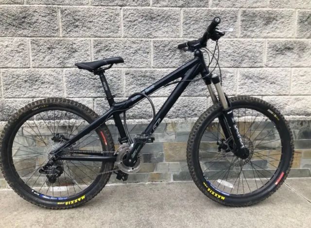 Bicicleta descenso Felt