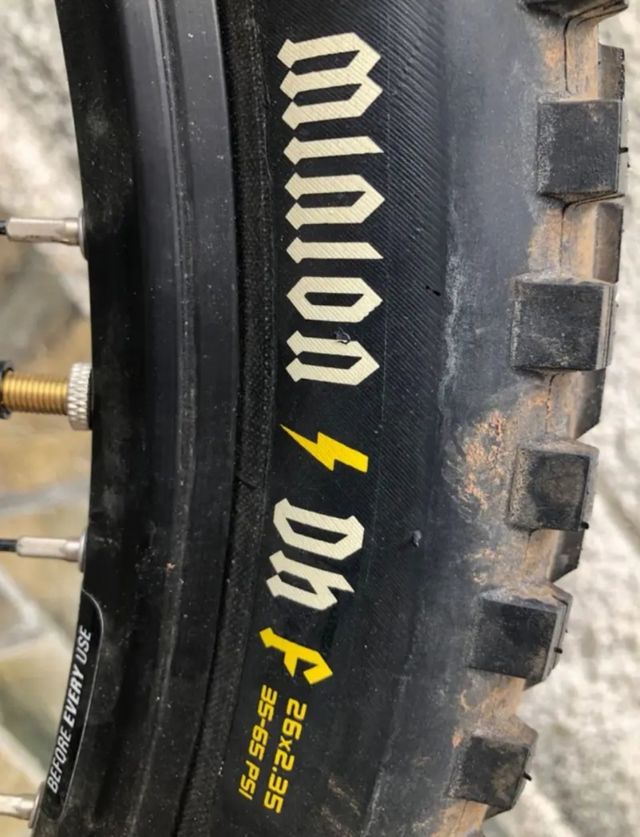 Bicicleta descenso Felt