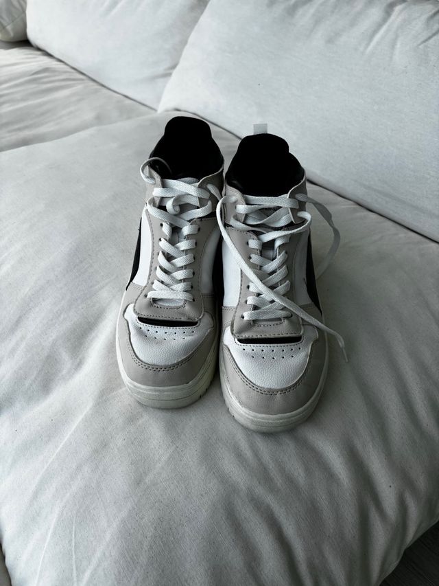 ZAPATILLAS BOTAS N.39