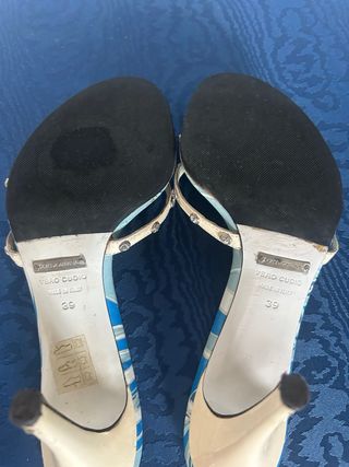 Sandali con tacco anni 2000 beige e blu