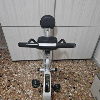 Cyclette pieghevole usata pochissimo. 