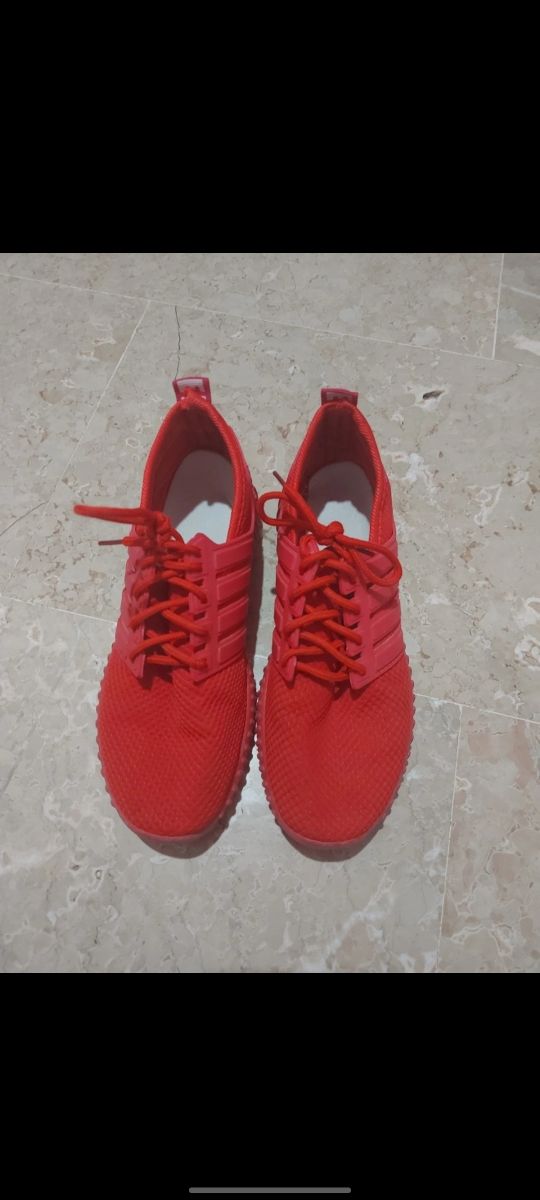 Zapatillas rojas casual