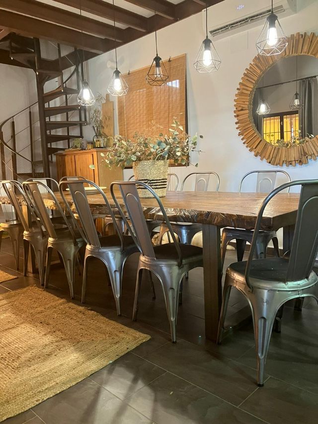 Tavolo da pranzo in legno massello per 12 persone