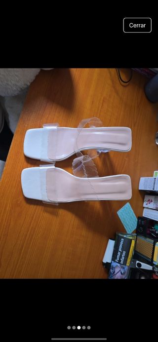 Tacones beige transparentes