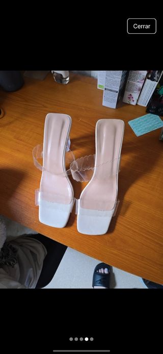 Tacones beige transparentes
