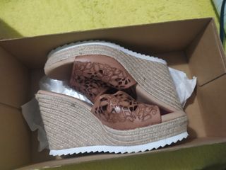 Sandalias cuña mujer marrones