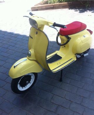 Vespa clásica amarilla primavera 75  kit polini