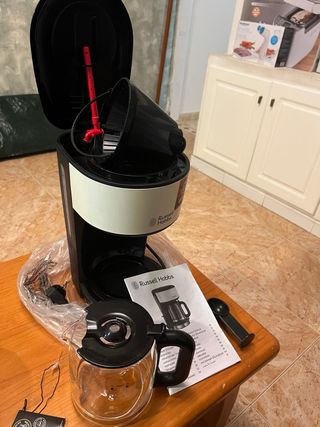 Cafetera Russell Hobbs Classic Cream