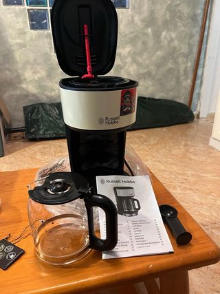 Cafetera Russell Hobbs Classic Cream
