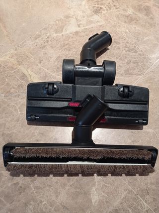 Aspiradora Ufesa Booster AC 6200