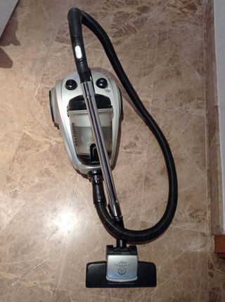 Aspiradora Ufesa Booster AC 6200