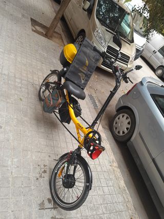 Bici ELÉCTRICA reclinada 20" con suspensión