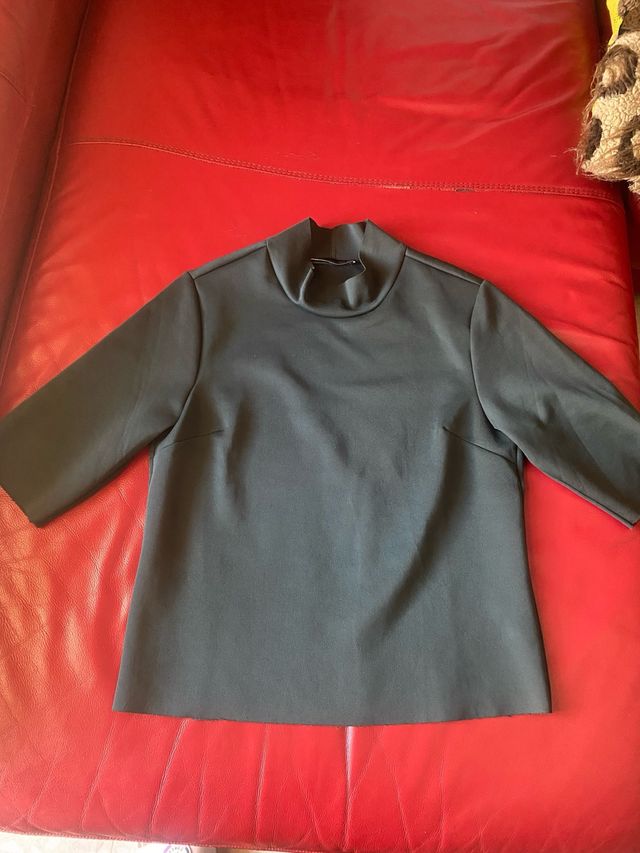 Top  Zara verde oliva - Talla S