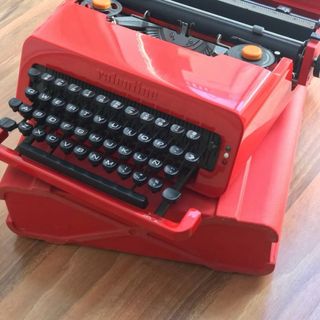 Olivetti Valentine roja