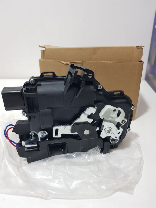 CERRADURA PUERTA TRASERA DERECHA VOLKSWAGEN GOLF