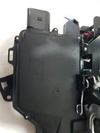 CERRADURA PUERTA TRASERA DERECHA VOLKSWAGEN GOLF