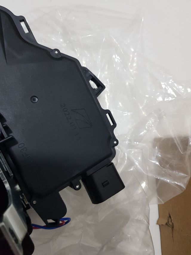 CERRADURA PUERTA TRASERA DERECHA VOLKSWAGEN GOLF