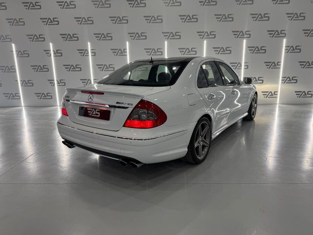 Mercedes Clase E E 63 AMG Auto - Pieza de Colección