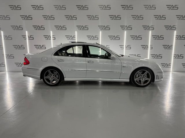 Mercedes Clase E E 63 AMG Auto - Pieza de Colección