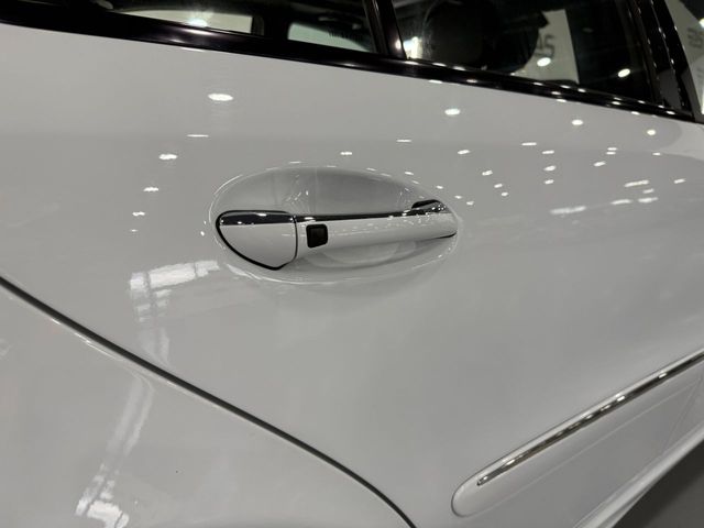 Mercedes Clase E E 63 AMG Auto - Pieza de Colección