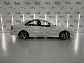 Mercedes Clase E E 63 AMG Auto - Pieza de Colección