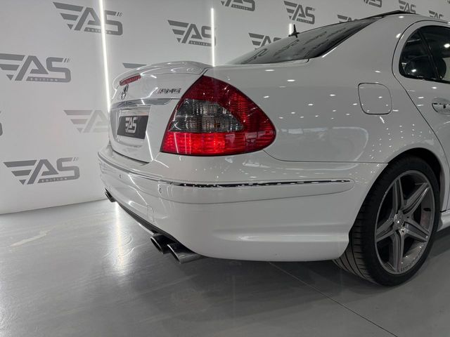 Mercedes Clase E E 63 AMG Auto - Pieza de Colección