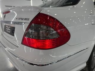 Mercedes Clase E E 63 AMG Auto - Pieza de Colección