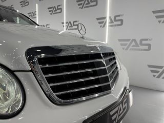Mercedes Clase E E 63 AMG Auto - Pieza de Colección